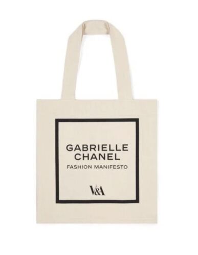 V&A - Chanel White Tote bag